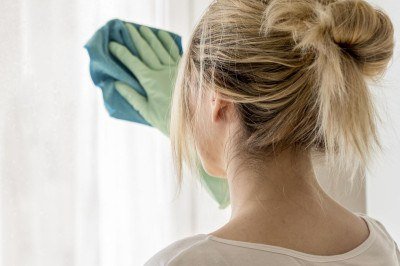 Auxiliar de limpeza foi dispensada por uma transportadora de Contagem (MG) com base em seus antecedentes criminais -  (crédito: FreePik)