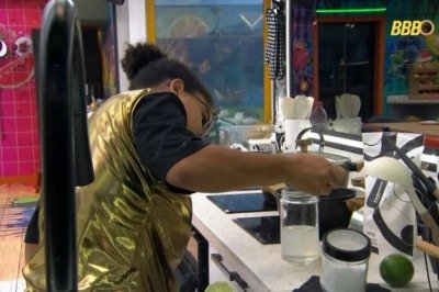 Milena fez o suco para provocar outro participante do reality -  (crédito: Reprodução/TV Globo)