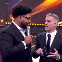 Luciano Huck comete gafe durante apresentação do “Melhores do Ano” - Reprodução TV Globo