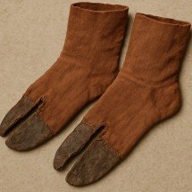 Acessório essencial em muitas ocasiões, meia tem longa história nos costumes e na moda