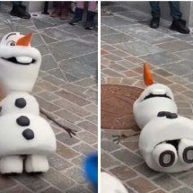 Boneco Olaf falha e "desmaia" durante estreia em parque da Disney - Redes sociais
