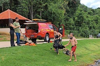 Corpo foi retirado de represa em Patrocínio na tarde desta terça-feira (31/3) -  (crédito: CBMMG)