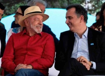 O presidente Lula insiste em ter o senador Rodrigo Pacheco como candidato em Minas -  (crédito: Douglas Magno/AFP – 29/8/25)