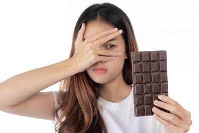 Consumo de chocolate na P&aacute;scoa levanta d&uacute;vidas sobre seu impacto na sa&uacute;de da pele e no surgimento de acne. -  (crédito: FreePik)