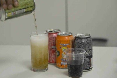Evidências científicas mostram que o consumo de refrigerantes e outros ultraprocessados aumenta o risco de doenças como obesidade, diabetes, problemas cardíacos, depressão e câncer -  (crédito: Agência Brasil)