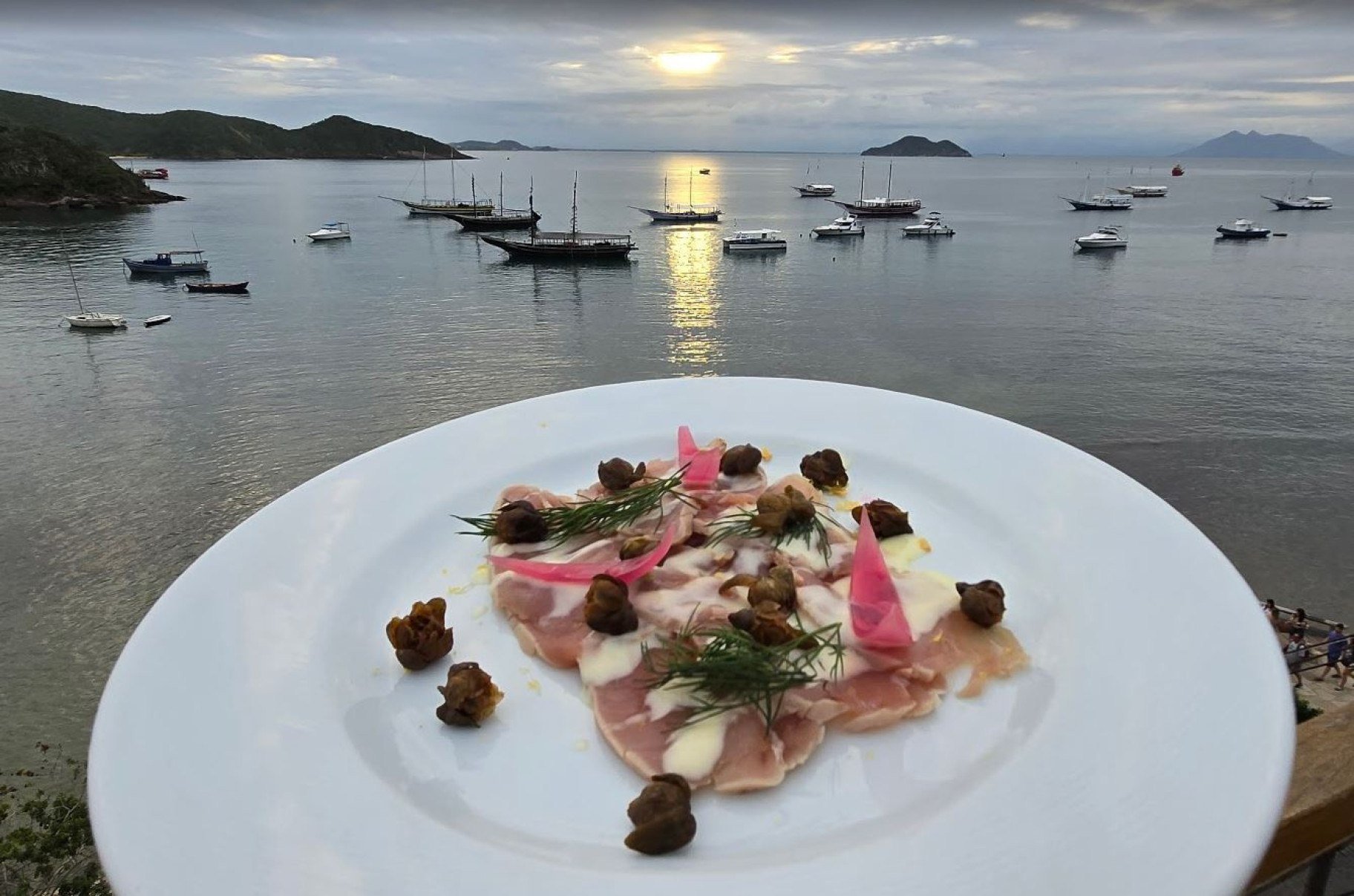 Primeiro hotel de luxo em Búzios, o Casas Brancas Boutique Hotel & Spa fez 50 anos, debruçado sobre a Baía da Armação- Carlos Altman/EM