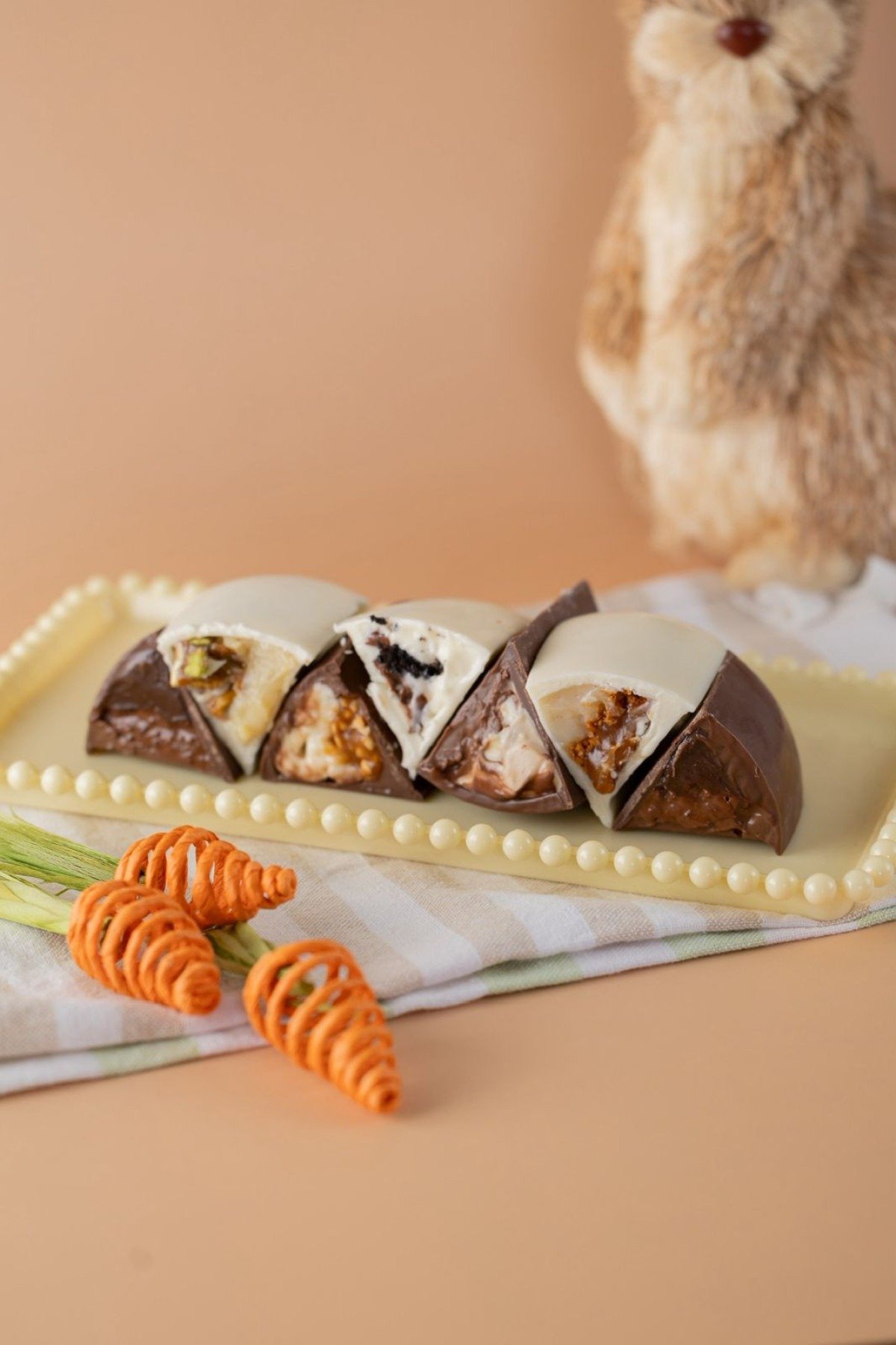 Cada peda&ccedil;o do ovo possui casca e recheio diferentes