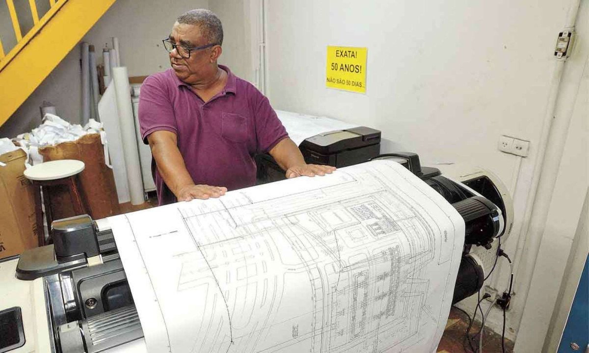 La&eacute;cio Messias, subgerente da Exata, acompanha as mudan&ccedil;as nas demandas gr&aacute;ficas desde a d&eacute;cada de 1980