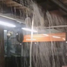 Vídeo: estação do metrô de BH é invadida por chuvas; sindicato protesta - Reprodu&ccedil;&atilde;o
