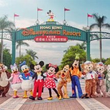 Disneyland Paris inaugura espaço temático de “Frozen” com direito a pala?cio de gelo - Divulgação Hong Kong Disneyland