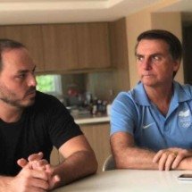 Carlos visita Bolsonaro em casa e reclama da deterioração da saúde do pai - Reprodução/X @CarlosBolsonaro