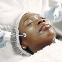 Outono: aberta a melhor temporada para a realização de peelings - Freepik