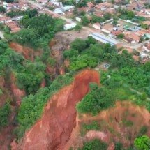Cidade do Maranhão está desmoronando por causa das voçorocas - Reprodução de vídeo Marinho Drones