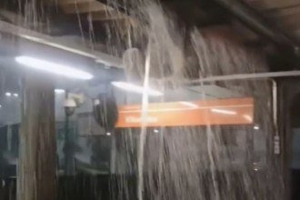 Vídeo: estação do metrô de BH é invadida por chuvas; sindicato protesta