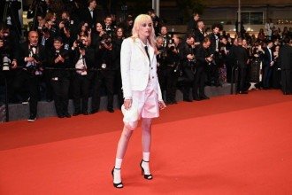 Atrizes são tratadas como lixo, diz Kristen Stewart, que estreia na direção