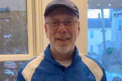 Um professor de Harvard  defendeu uma tese que atraiu a atenção. Ele defendeu que o ser humano não foi feito para correr, mas para sentar. A ideia contraria boa parte das recomendações modernas sobre atividade física intensa. -  (crédito: Daniel Lieberman, Instagram)