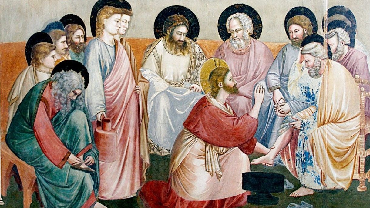 A cena da lavagem dos p&eacute;s de Jesus aos ap&oacute;stolos, um ato de humildade que norteou a miss&atilde;o e o legado dos disc&iacute;pulos no cristianismo. -  (crédito: Vatican News)