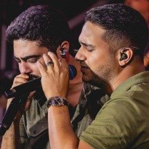 Henrique e Juliano acalmam fãs após acidente com helicóptero da família - Reprodu&ccedil;&atilde;o/Instagram