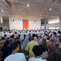 Missa da Unidade, na Catedral Cristo Rei, reúne 3.500 pessoas e 600 padres - Edésio Ferreira/EM/D.A Press