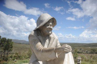 Antes mesmo de ser reinaugurada, a est&aacute;tua do Juquinha das Flores j&aacute; foi vandalizada -  (crédito: Alexandre Guzanshe/EM/D.A Press)