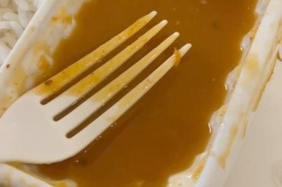 A jovem que prefere não se identificar relata que ao abrir a marmita encontrou o verme dentro do molho de carne -  (crédito: Reprodução)