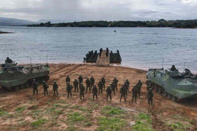 Marinha do Brasil realiza operação militar na região de Furnas -  (crédito: Divulgação/Marinha do Brasil)