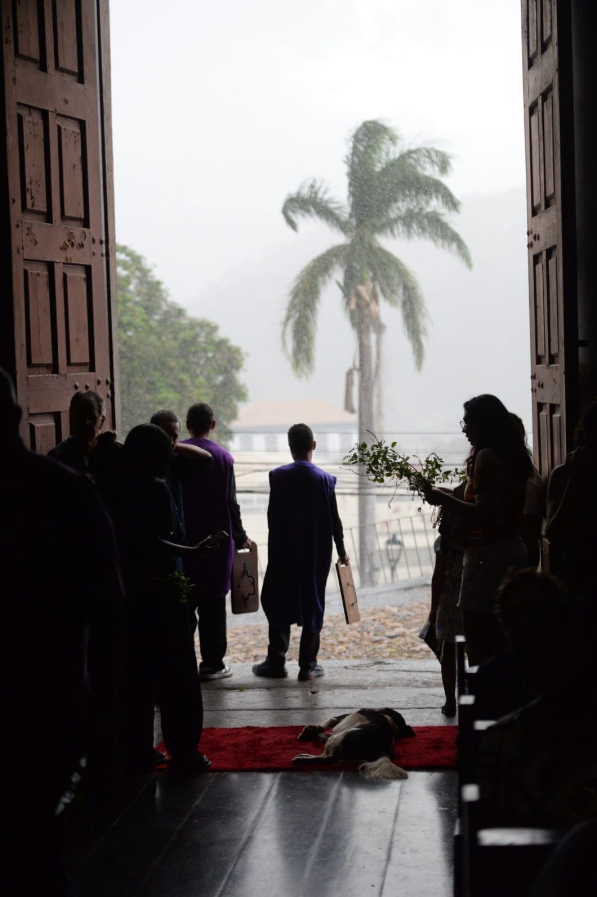 A abertura começou no século 19 e ressalta o surgimento do ritual na fé do povo