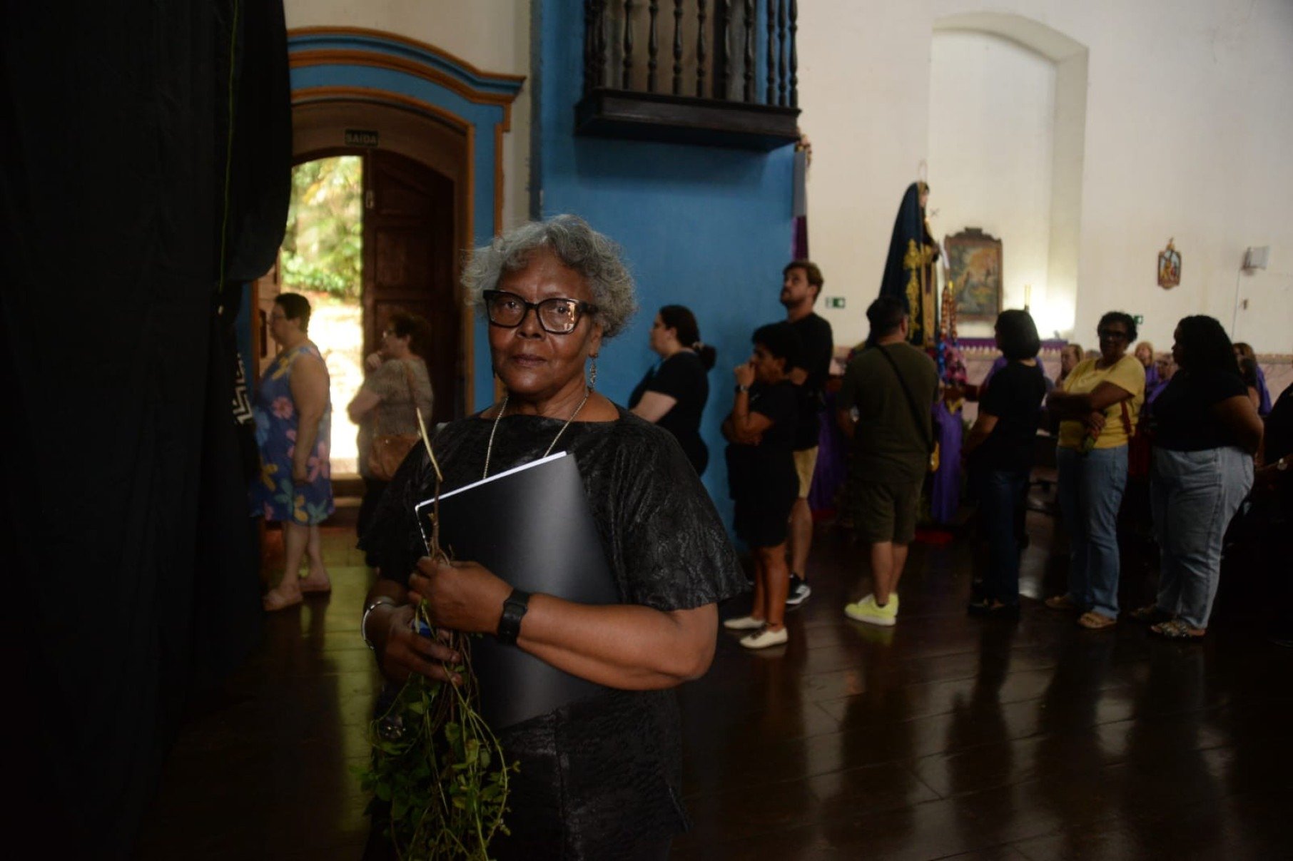 A servidora p&uacute;blica L&uacute;cia Helena de Paula cumpriu todo o ritual e contou que as cerim&ocirc;nias da semana santa fazem parte das tradi&ccedil;&otilde;es mais importantes da tricenten&aacute;ria Sabar&aacute;