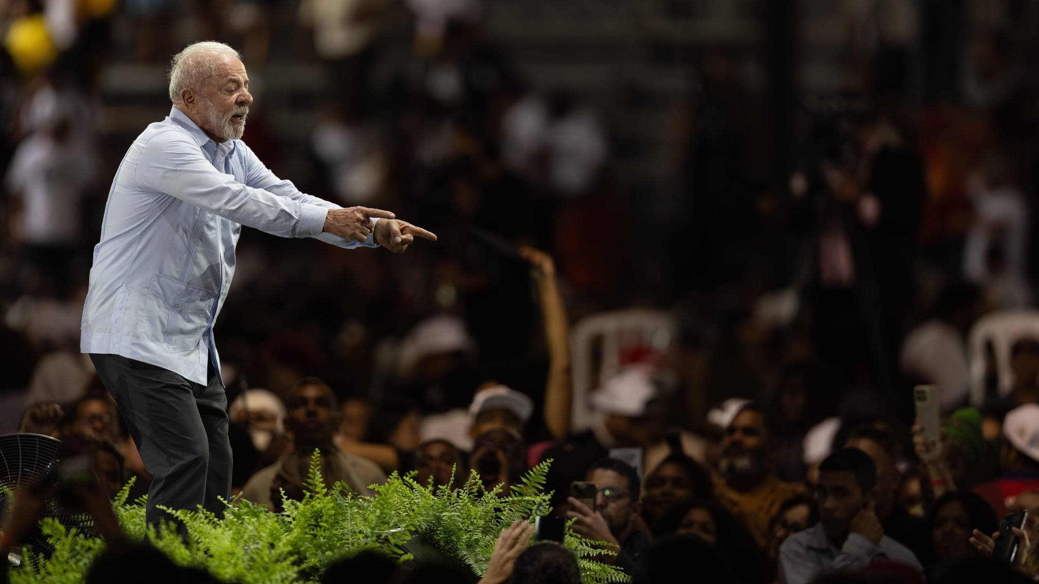 PT vai usar inserção na TV para atacar Flávio Bolsonaro em estreia de nova estratégia de Lula -  (crédito: BBC)