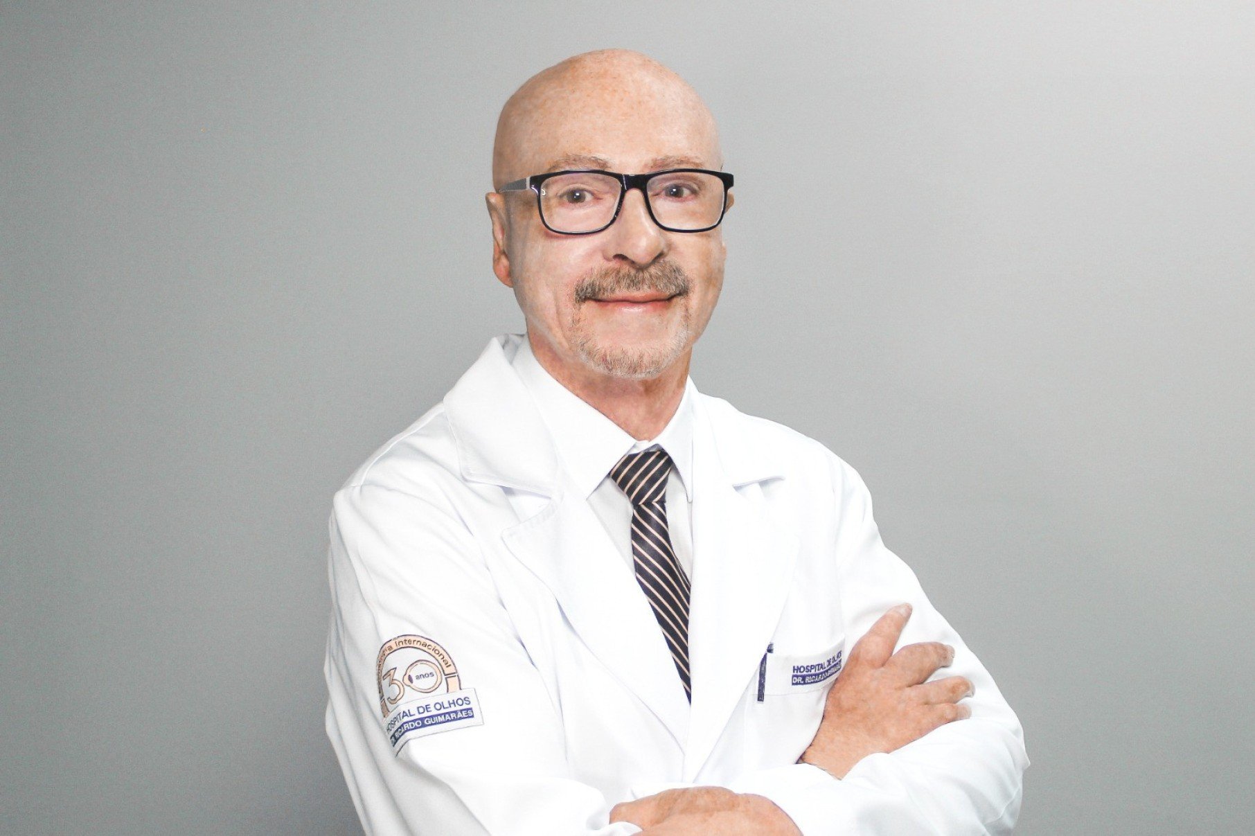 Oftalmologista Ricardo Guimar&atilde;es