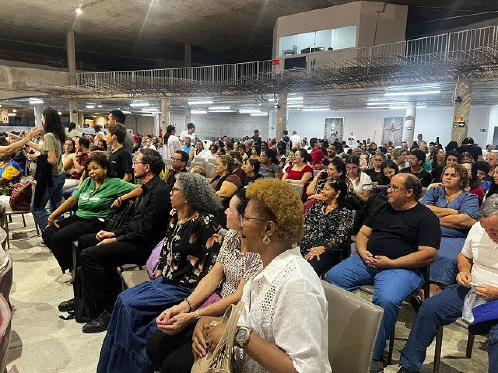 Pela manhã, também na catedral, dom Walmor presidiu a Missa da Unidade, com a presença de 3,5 mil pessoas e 600 padres-Arquidiocese De BH/Divulgação