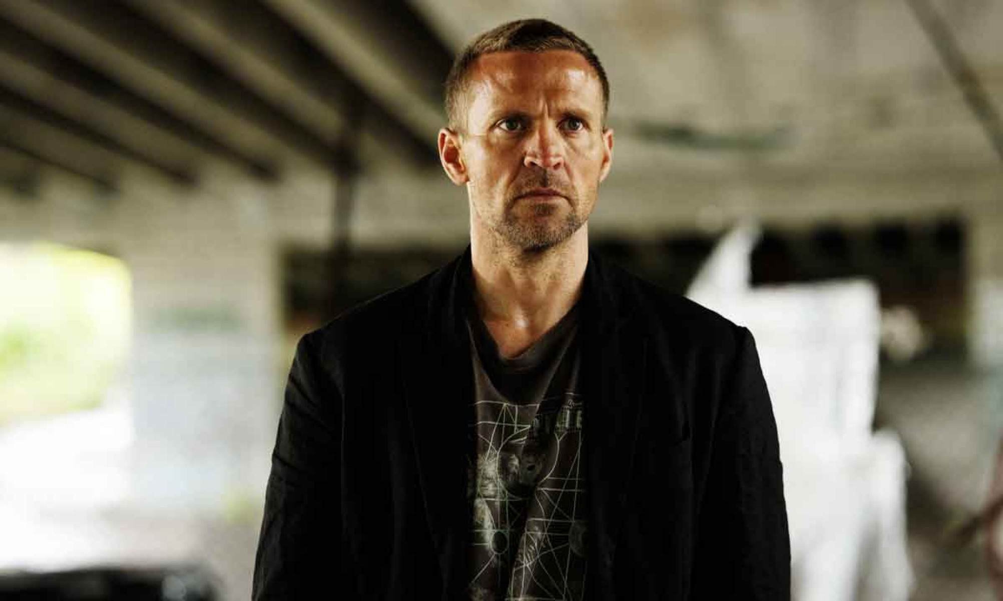 Detetive roqueiro e alcoólatra é anti-herói de série norueguesa da Netflix