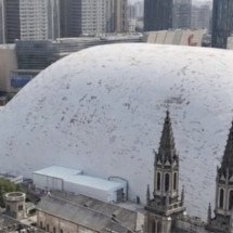 Para tentar conter poluição sonora, cidades da China usam ‘bolhas gigantes’ em obras - Reproduc?a?o/YouTube