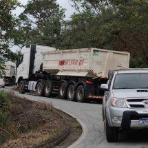 Grande BH: o risco em estradas secundárias no caminho do fim de semana - Alexandre Guzanshe/EM/D.A Press