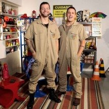 Comédia SBT estreia hoje com Victor Sarro e Rodrigo Capella - SBT/Divulgação