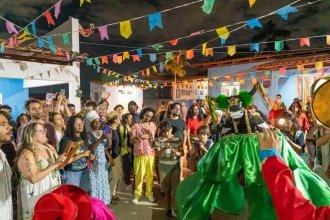 Festa em Contagem celebra nascimento de boi com tradição maranhense
