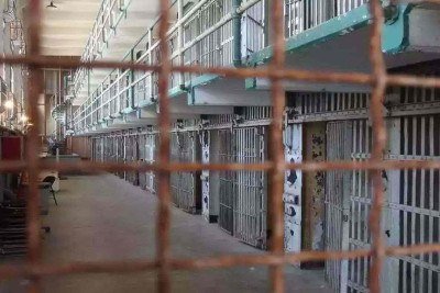 Corpo estava em parte na entrada da cela, parte no interior       -  (crédito:  Pixabay/Divulgação)