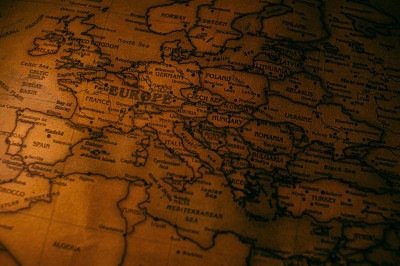 Diversas regiões do mundo desenvolveram ao longo da história identidades próprias, seja dentro de um único país ou atravessando fronteiras nacionais. -  (crédito: @ian-panelo pexels)