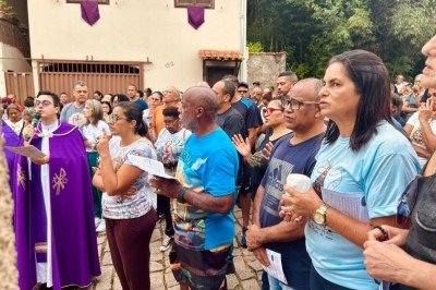 Em Mariana, os moradores costumam dizer 'subir a Cartuxa', um misto de sacrifício e busca de paz -  (crédito: Maria Luiza Brandão/Divulgação)