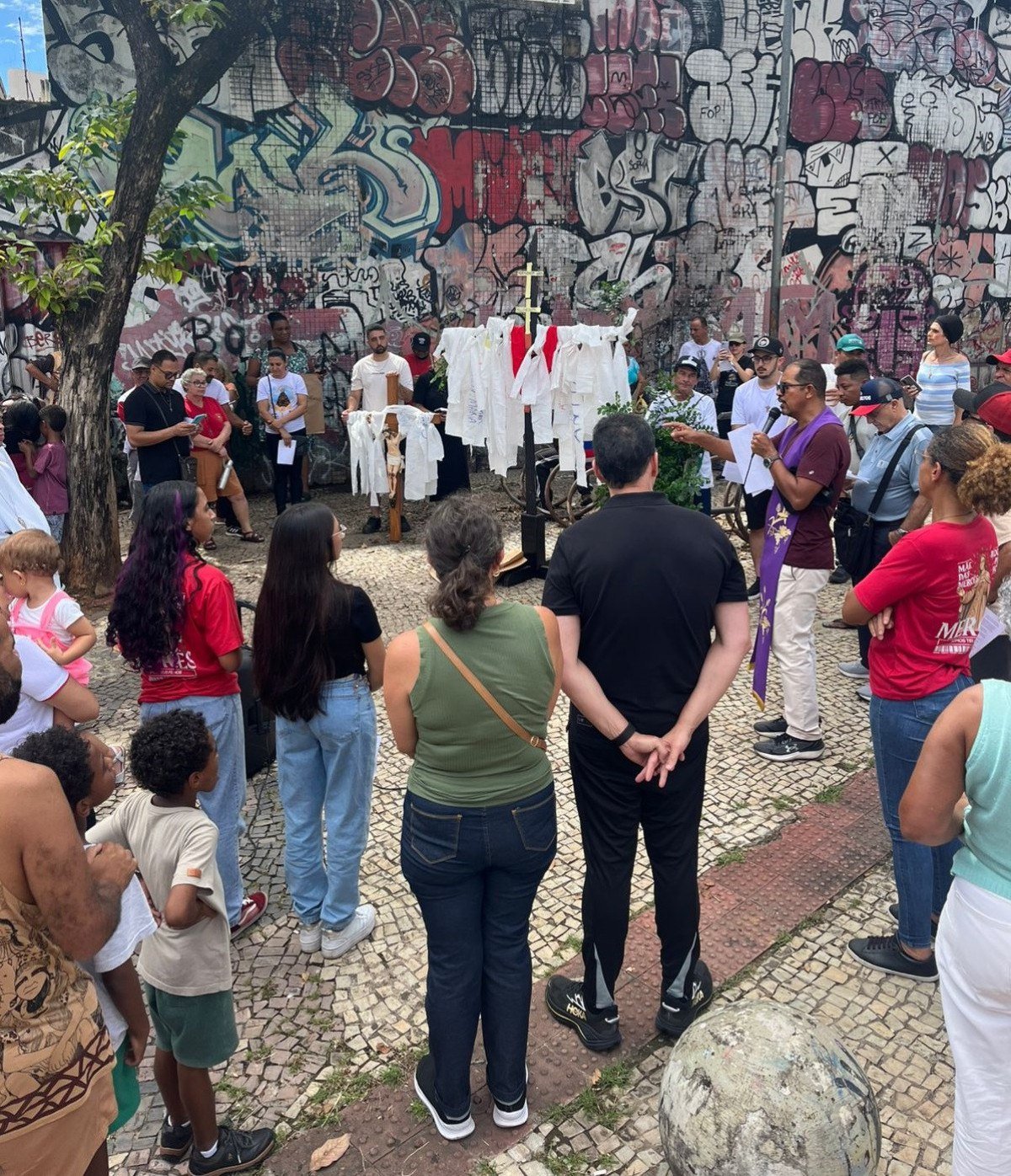 Na cozinha da Catedral Cristo Rei, na Região Norte de BH, foram preparadas mais de 500 marmitas que serão entregues aos participantes da via-sacra e Paixão de  Cristo-Arquidiocese De BH/Divulgação