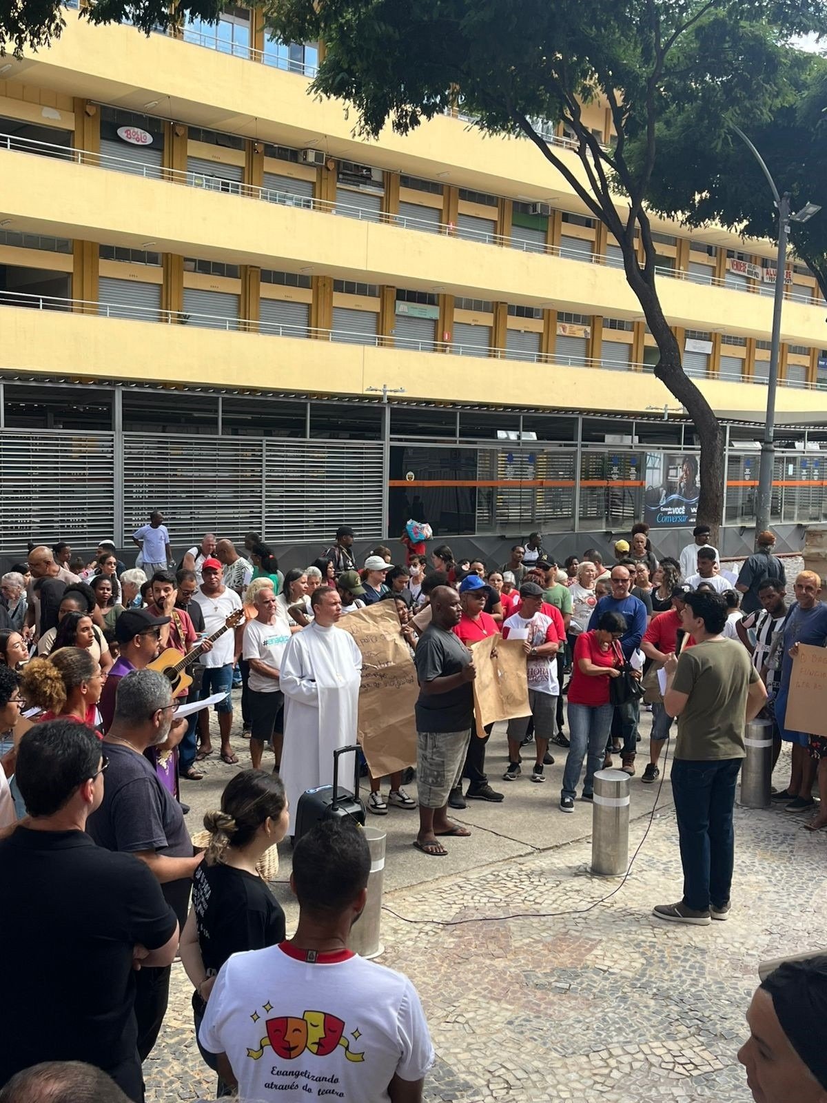 A caminhada começou às 9h30, na Praça Rui Barbosa (Praça da Estação) e seguiu até o Viaduto Santa Tereza, no Centro-Arquidiocese De BH/Divulgação