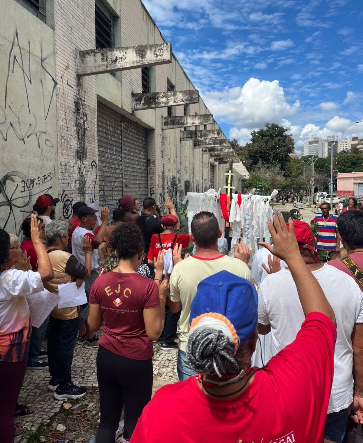 Na manhã desta sexta-feira da Paixão (3/4), população em situação de rua participa de via-sacra no Centro da capital mineira-Arquidiocese De BH/Divulgação