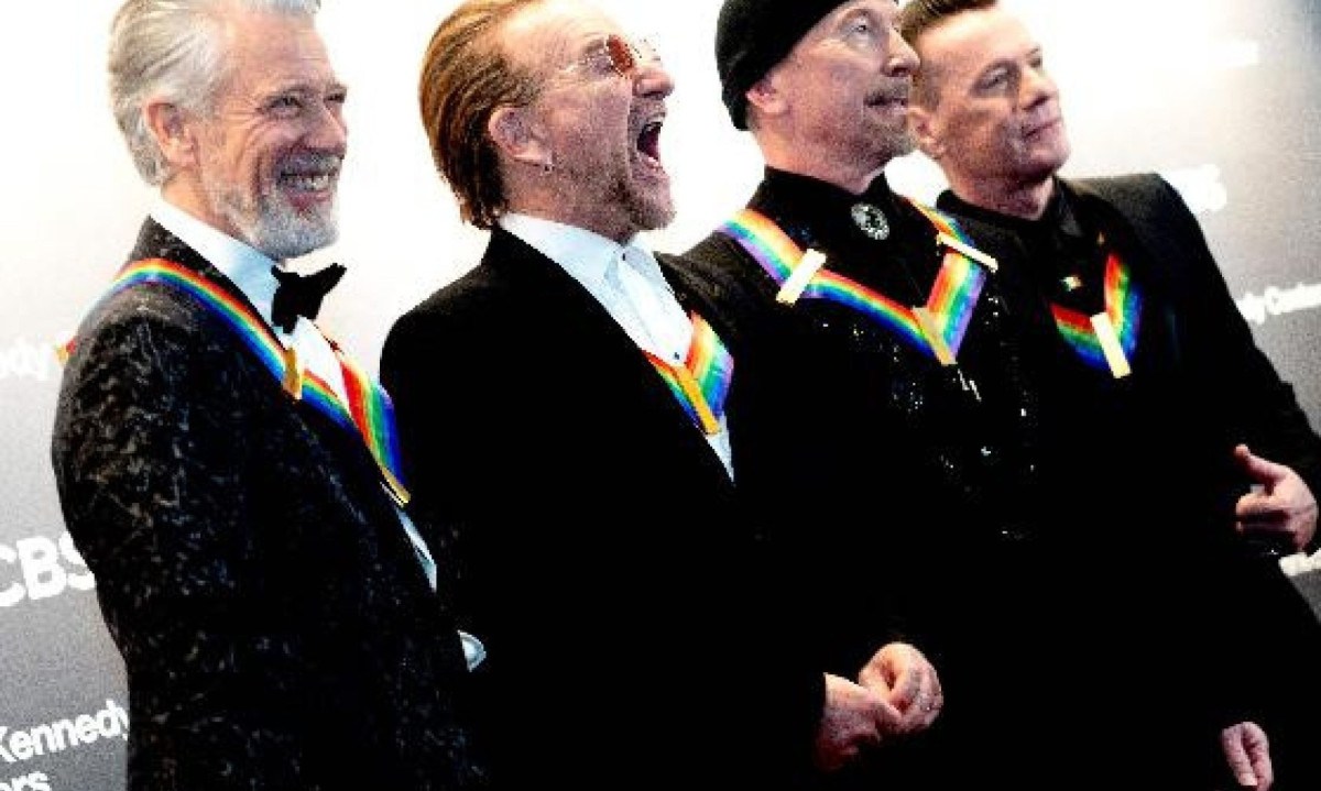 Adam Clayton, Bono, Larry Mullen Jr. e The Edge em foto de 2022, no Kennedy Center, em Washington - (crédito: Stefani Reynolds/AFP)