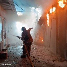 Ataque russo deixa cinco mortos e adolescente em estado grave na Ucrânia - Serviço de Emergência Ucraniano/AFP