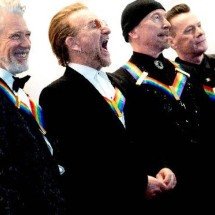 U2 lança o EP surpresa 'Easter Lily', com título em homenagem a Patti Smith - Stefani Reynolds/AFP