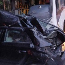 Capotamento e batida deixam 3 mortos na BR-040 neste sábado (4/4) - Divulgação/Corpo de Bombeiros