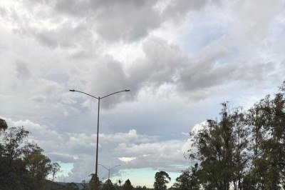 Engarrafamento na altura de Congonhas, sentido Belo Horizonte, neste domingo (4/4) -  (crédito: Bertha Maakaroun/EM/DA Press)