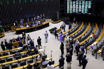 Plenário da Câmara: PL superou PT e chegou a 14 parlamentares eleitos por Minas Gerais -  (crédito: KAYO MAGALHÃES/AGÊNCIA CÂMARA)