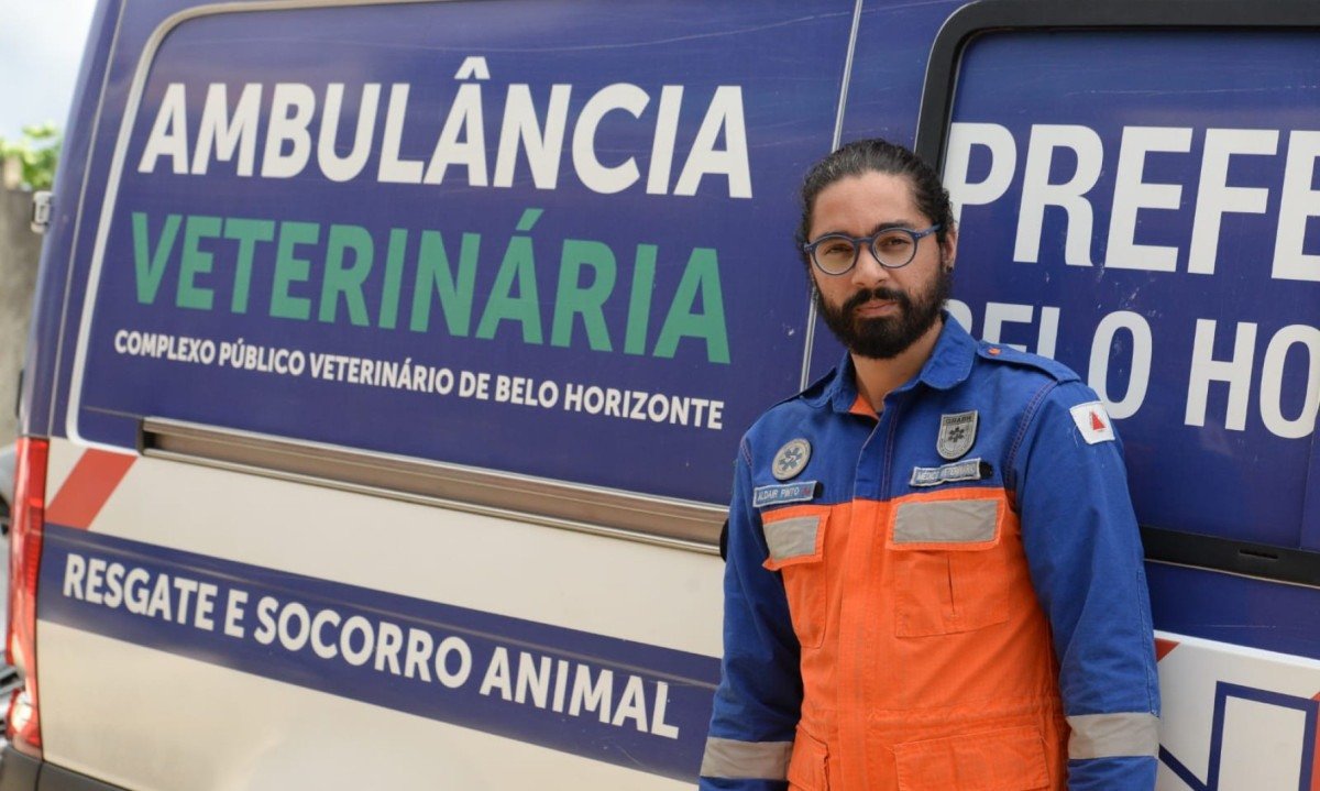 Aldair Pinto, m&eacute;dico veterin&aacute;rio do Grupo de Resgate Animal