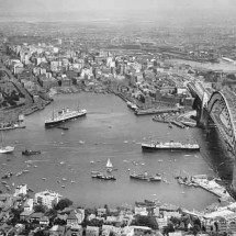 Ponte da Baía de Sydney em festa: veja a trajetória da cidade que cresceu ao seu redor - National Library of Australia/Wikimédia Commons